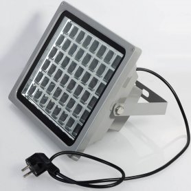 A LED 120W-os lámpát vízálló kivitelben 100W