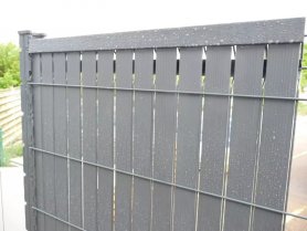Listwy PVC do ogrodzenia do paneli sztywnych - 3D pionowe WYPEŁNIENIE PLASTIKOWE DO SIATKI I PANELI - SZARE