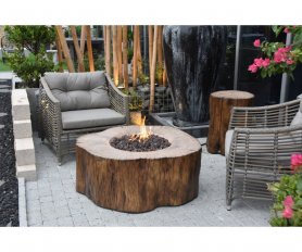 Trestubbe branngrav – Moderne bord med gasspeis laget av støpt betong ​- Brun