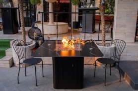 Барный стол с газовым камином из керамического камня 118х75 см + металлический корпус + декоративное стекло