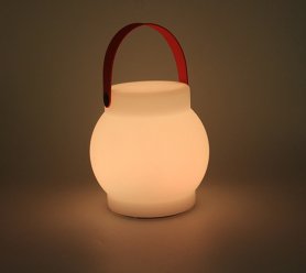 Bärbar LED-lampa med handtag + 8 färglägen + IP44-skydd (exteriör/interiör)