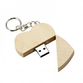 USB flash drive în formă de inimă de lemn
