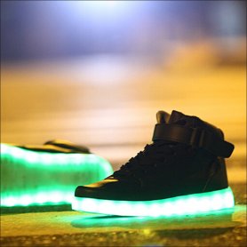Светящаяся обувь Sneakers - черный