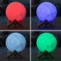Nočná lampa MOON (Mesiac) 3D - LED nočné svetlo s podstavcom a ovládačom 16 farieb