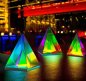 Beleuchtete Pyramide - 3D LED Pyramidenlicht als Tischlampe Acrylspiegel Dekoration für den Tisch