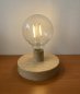 Lampe à ampoule - Lampe de table LED sur socle en bois (plateforme)